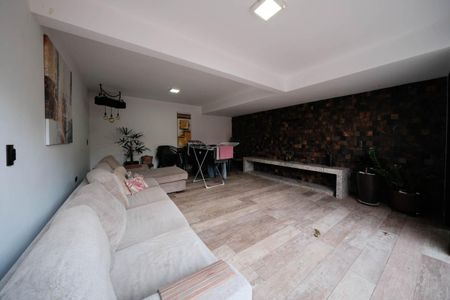 Casa à venda com 180m², 4 quartos e 4 vagasÁrea Gourmet