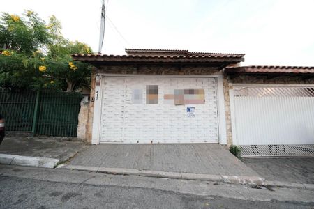 Casa à venda com 180m², 4 quartos e 4 vagasFachada