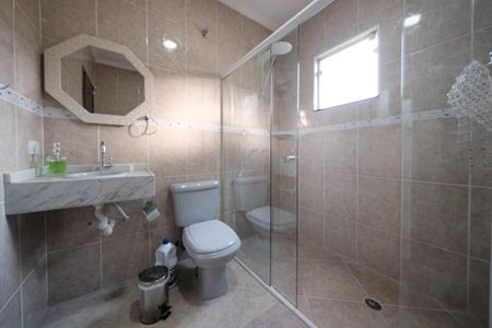 Casa à venda com 180m², 4 quartos e 4 vagasBanheiro Social