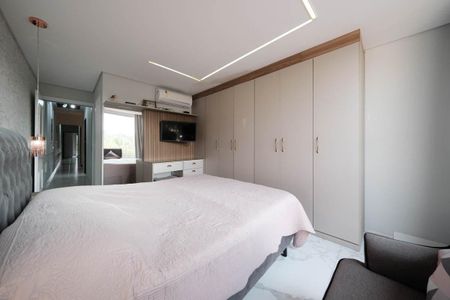 Casa à venda com 180m², 4 quartos e 4 vagasSuíte 2