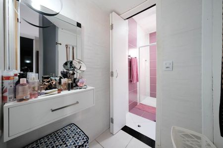 Casa à venda com 180m², 4 quartos e 4 vagasBanheiro da Suíte 1