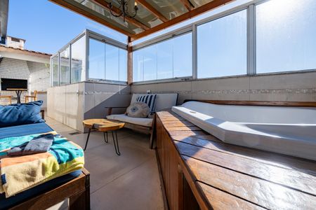 Apartamento à venda com 110m², 2 quartos e 2 vagas Apartamento à venda com 110m², 2 quartos e 2 vagasVaranda da Sala de Jantar