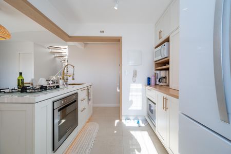 Apartamento à venda com 110m², 2 quartos e 2 vagas Apartamento à venda com 110m², 2 quartos e 2 vagasCozinha