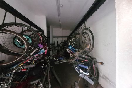 Apartamento para alugar com 35m², 2 quartos e 1 vaga Apartamento para alugar com 35m², 2 quartos e 1 vagaÁrea comum - Bicicletario