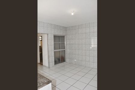 Casa à venda com 154m², 4 quartos e 2 vagas Casa à venda com 154m², 4 quartos e 2 vagasCozinha