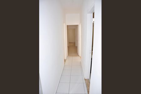 Casa à venda com 154m², 4 quartos e 2 vagas Casa à venda com 154m², 4 quartos e 2 vagasCorredor Quartos
