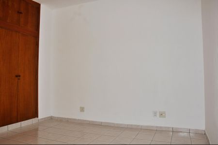 Casa à venda com 154m², 4 quartos e 2 vagas Casa à venda com 154m², 4 quartos e 2 vagasQuarto 1