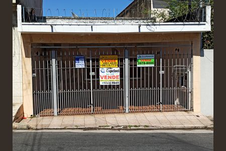 Casa à venda com 154m², 4 quartos e 2 vagas Casa à venda com 154m², 4 quartos e 2 vagasFachada
