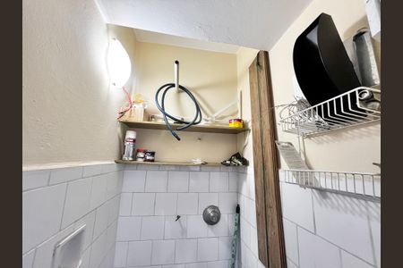 Apartamento à venda com 68m², 2 quartos e 1 vaga Apartamento à venda com 68m², 2 quartos e 1 vagaBanheiro de Serviço