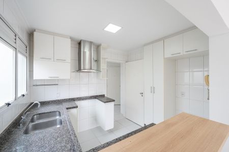 Apartamento à venda com 128m², 3 quartos e 2 vagas Apartamento à venda com 128m², 3 quartos e 2 vagasCozinha