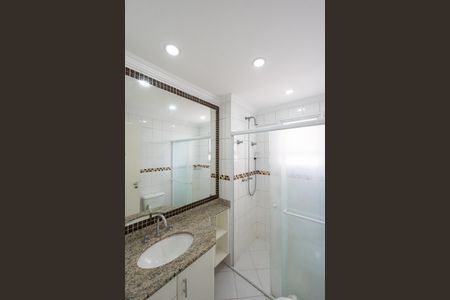 Apartamento à venda com 128m², 3 quartos e 2 vagas Apartamento à venda com 128m², 3 quartos e 2 vagasBanheiro da Suíte