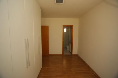 Apartamento para alugar com 175m², 3 quartos e 2 vagasSuíte