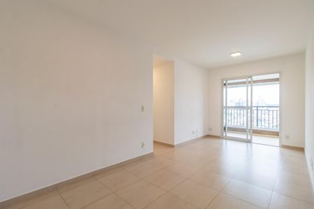 Sala de apartamento para alugar com 2 quartos, 64m² em Jardim Tupanci, Barueri