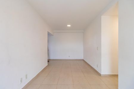 Sala de apartamento para alugar com 2 quartos, 64m² em Jardim Tupanci, Barueri