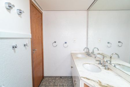 Banheiro da Suíte 1 de apartamento para alugar com 4 quartos, 290m² em Vila Mascote, São Paulo