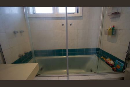 Casa de condomínio à venda com 200m², 3 quartos e 2 vagas Casa de condomínio à venda com 200m², 3 quartos e 2 vagasBanheiro Social