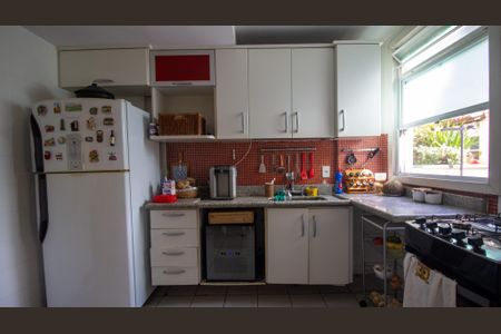 Casa de condomínio à venda com 200m², 3 quartos e 2 vagas Casa de condomínio à venda com 200m², 3 quartos e 2 vagasCozinha