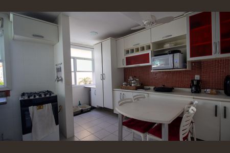 Casa de condomínio à venda com 200m², 3 quartos e 2 vagas Casa de condomínio à venda com 200m², 3 quartos e 2 vagasCozinha