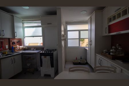 Casa de condomínio à venda com 200m², 3 quartos e 2 vagas Casa de condomínio à venda com 200m², 3 quartos e 2 vagasCozinha