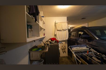 Casa de condomínio à venda com 200m², 3 quartos e 2 vagas Casa de condomínio à venda com 200m², 3 quartos e 2 vagasÁrea de Serviço