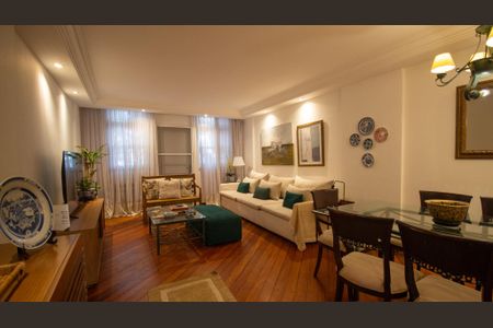 Casa de condomínio à venda com 200m², 3 quartos e 2 vagas Casa de condomínio à venda com 200m², 3 quartos e 2 vagasSala