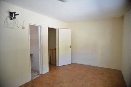 Casa à venda com 180m², 5 quartos e 3 vagasSuíte 