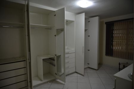 Casa à venda com 180m², 5 quartos e 3 vagasQuarto 4
