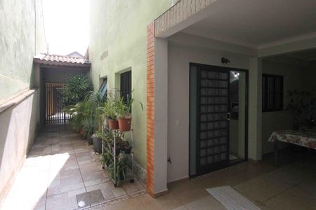 Casa à venda com 270m², 4 quartos e 3 vagas Casa à venda com 270m², 4 quartos e 3 vagasQuintal