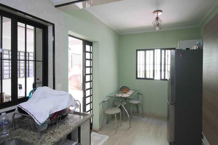 Casa à venda com 270m², 4 quartos e 3 vagas Casa à venda com 270m², 4 quartos e 3 vagasCozinha