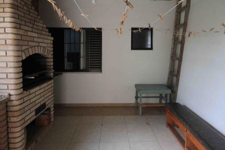 Casa à venda com 270m², 4 quartos e 3 vagas Casa à venda com 270m², 4 quartos e 3 vagasEspaço Gourmet
