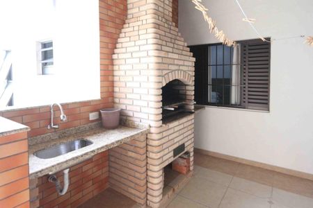 Casa à venda com 270m², 4 quartos e 3 vagas Casa à venda com 270m², 4 quartos e 3 vagasEspaço Gourmet