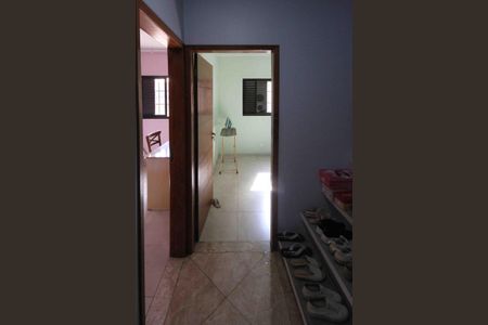 Casa à venda com 270m², 4 quartos e 3 vagas Casa à venda com 270m², 4 quartos e 3 vagasHall