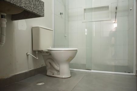 Banheiro de kitnet/studio para alugar com 1 quarto, 12m² em Vila Clementino, São Paulo