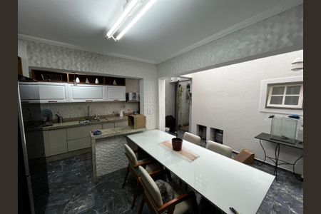 Casa à venda com 250m², 3 quartos e 2 vagas Casa à venda com 250m², 3 quartos e 2 vagasCozinha