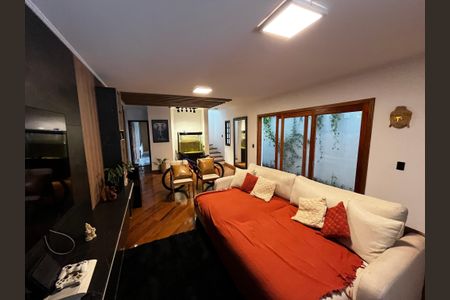 Sala de casa para alugar com 3 quartos, 250m² em Vila Paiva, São Paulo