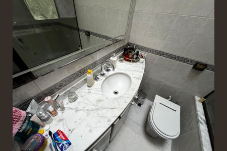 Casa à venda com 250m², 3 quartos e 2 vagas Casa à venda com 250m², 3 quartos e 2 vagasBanheiro da Suíte 1