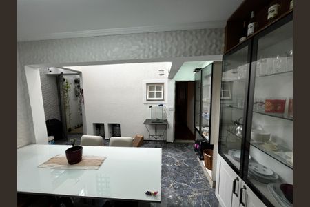 Casa à venda com 250m², 3 quartos e 2 vagas Casa à venda com 250m², 3 quartos e 2 vagasCozinha