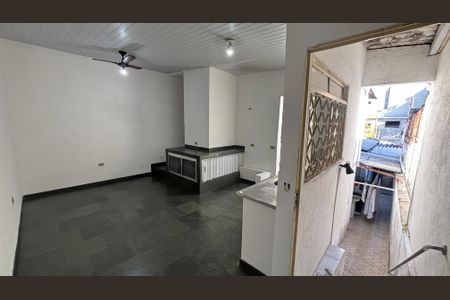 Sala/Cozinha de casa para alugar com 1 quarto, 50m² em Vila Mazzei, Santo André