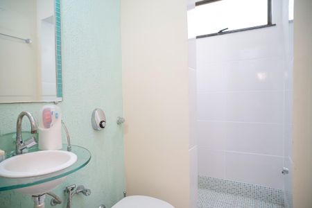 Apartamento à venda com 203m², 3 quartos e 2 vagas Apartamento à venda com 203m², 3 quartos e 2 vagasBanheiro Social 2