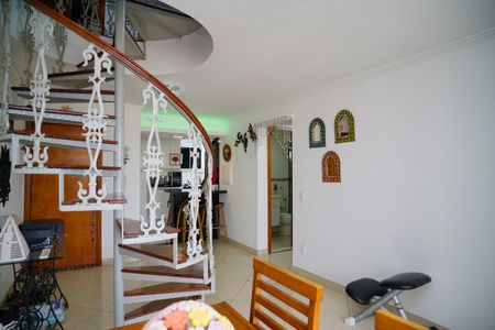 Apartamento à venda com 203m², 3 quartos e 2 vagas Apartamento à venda com 203m², 3 quartos e 2 vagasSala