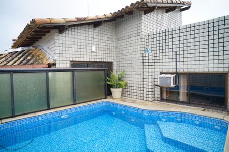 Apartamento à venda com 203m², 3 quartos e 2 vagas Apartamento à venda com 203m², 3 quartos e 2 vagasPiscina