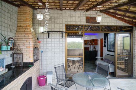 Apartamento à venda com 203m², 3 quartos e 2 vagas Apartamento à venda com 203m², 3 quartos e 2 vagasChurrasqueira