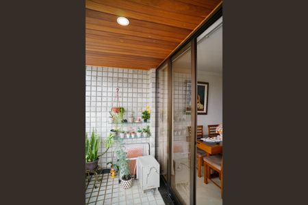 Apartamento à venda com 203m², 3 quartos e 2 vagas Apartamento à venda com 203m², 3 quartos e 2 vagasVaranda da Sala