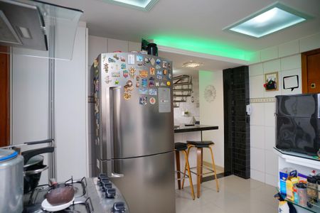 Apartamento à venda com 203m², 3 quartos e 2 vagas Apartamento à venda com 203m², 3 quartos e 2 vagasCozinha