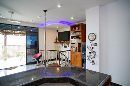 Apartamento à venda com 203m², 3 quartos e 2 vagas Apartamento à venda com 203m², 3 quartos e 2 vagasÁrea gourmet