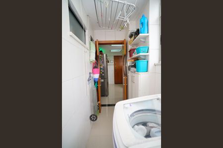 Apartamento à venda com 203m², 3 quartos e 2 vagas Apartamento à venda com 203m², 3 quartos e 2 vagasÁrea de Serviço