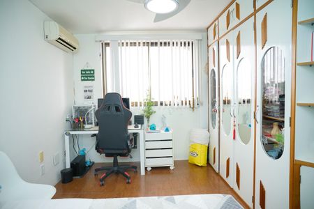 Apartamento à venda com 203m², 3 quartos e 2 vagas Apartamento à venda com 203m², 3 quartos e 2 vagasQuarto 1