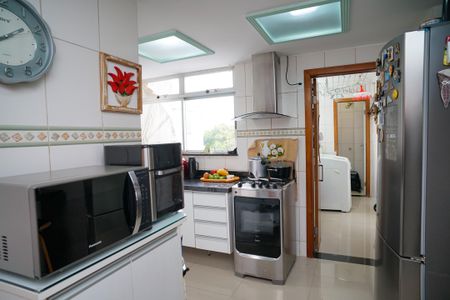 Apartamento à venda com 203m², 3 quartos e 2 vagas Apartamento à venda com 203m², 3 quartos e 2 vagasCozinha