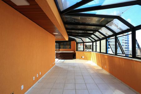 Apartamento à venda com 360m², 3 quartos e 4 vagas Apartamento à venda com 360m², 3 quartos e 4 vagasCobertura