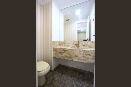 Apartamento à venda com 360m², 3 quartos e 4 vagas Apartamento à venda com 360m², 3 quartos e 4 vagasLavabo